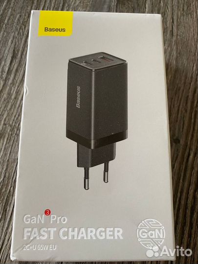Быстрая зарядка Baseus GaN3 65W белая + кабель
