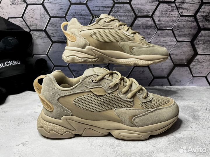 Кроссовки adidas ozweego Met молочный