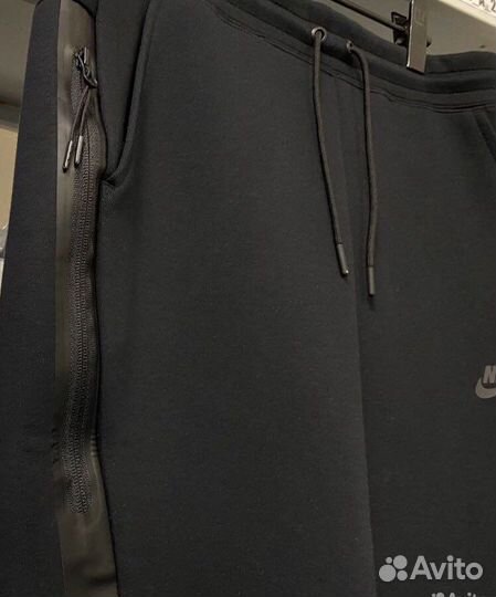 Cпоpтивныe штаны новые Nike Тeсh flеесe