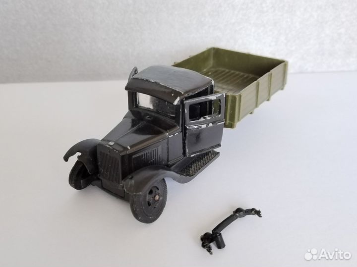 Модели СССР 1/43 газ-аа Полуторка BMW Z3 на детали