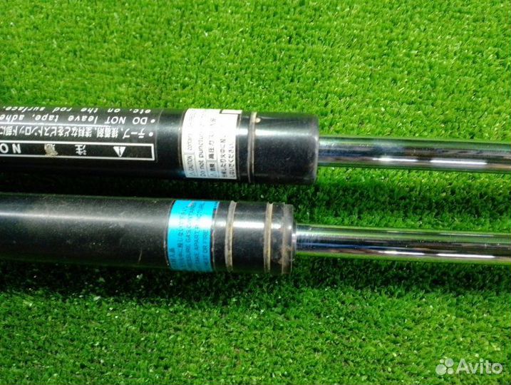 Амортизатор двери багажника Toyota Hiace KZH106