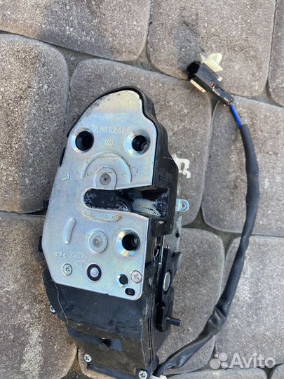 Замок задней правой двери kia spectra