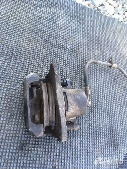 Toyota rav4 2004 суппорт передний левый