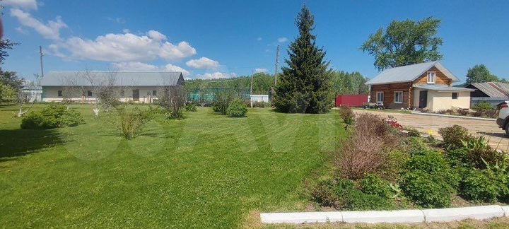 Дом 185 м² на участке 6,7 га