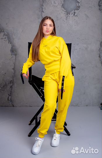 Спортивный костюм женский