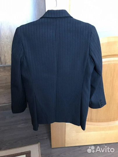 Пиджаки на мальчика 32 и 36 размер