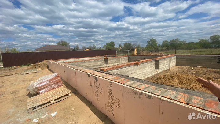 Бригада строителей