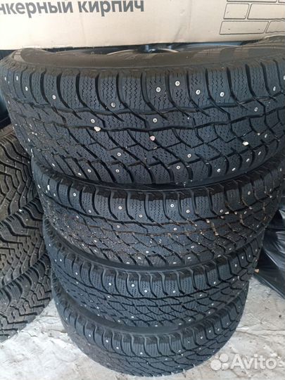 Продам зимнюю резину 225/65 R17 на дисках