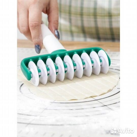 Валик для нарезки полос из теста konfinetta «Сладо