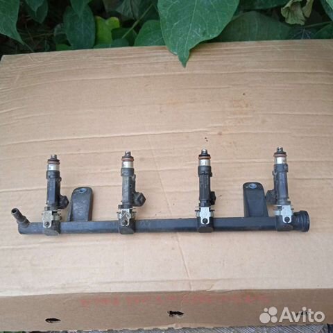 Топливная рампа с форсунками renault