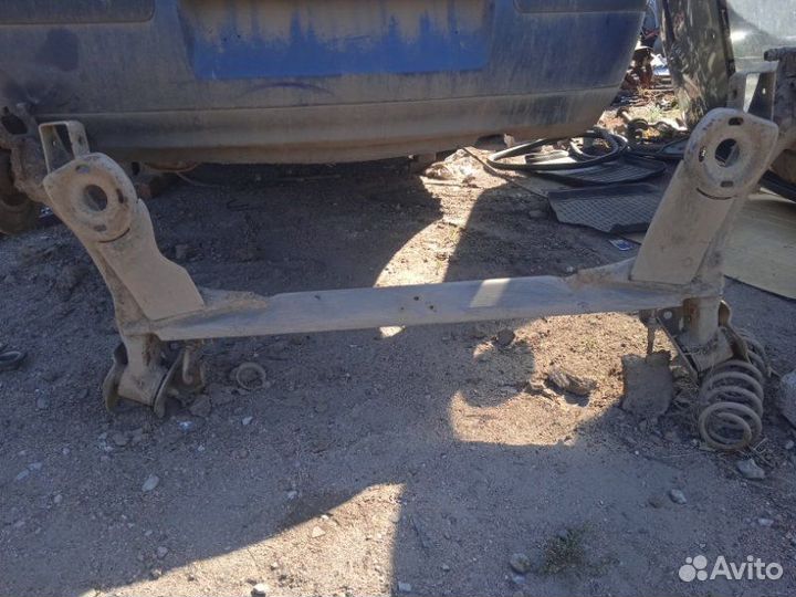 Балка подвески Volkswagen Golf