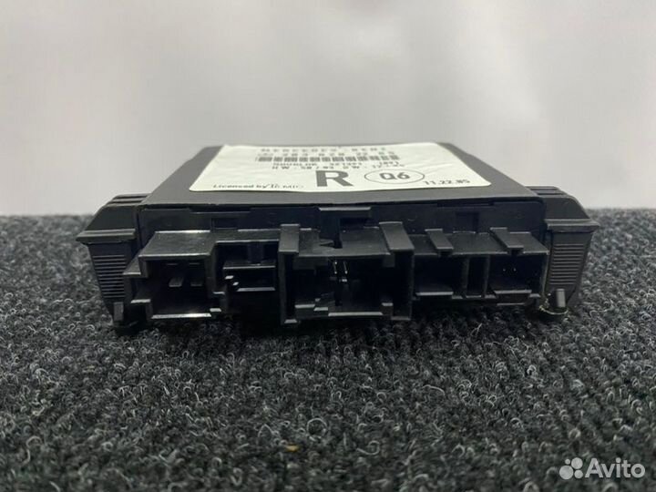 Блок управления двери задний правый Mercedes 203