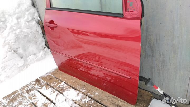 Тайота Корола Передняя правая дверь 150