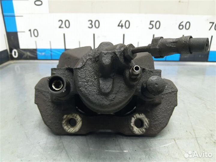 Суппорт тормозной передний правый Ford Focus 3 CB8