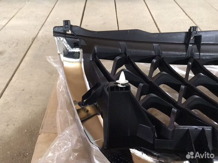 Решетка радиатора Pajero Sport 1