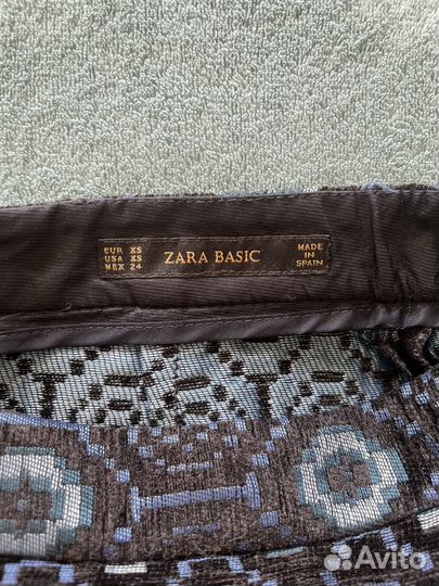 Юбка Zara мини темно-синяя с узором