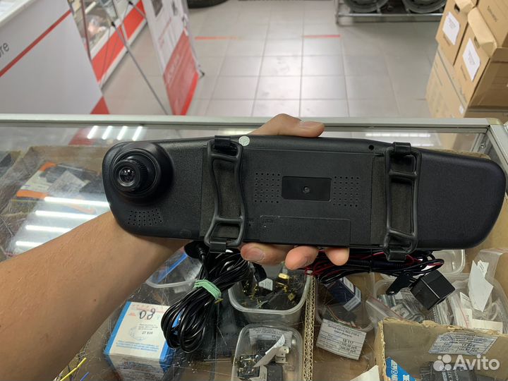 Видеорегистратор с камерой заднего вида