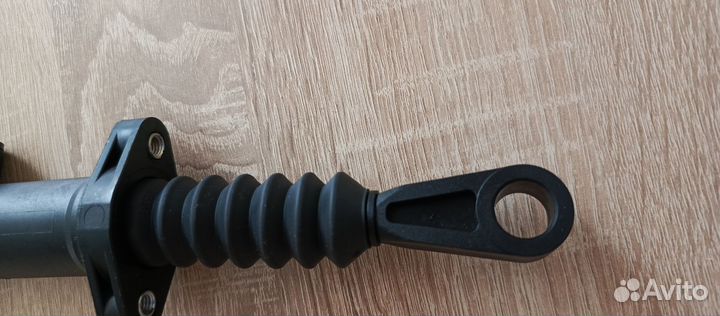 Главный цилиндр сцепления 