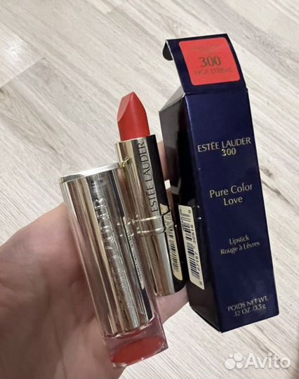 Помада estee lauder новая