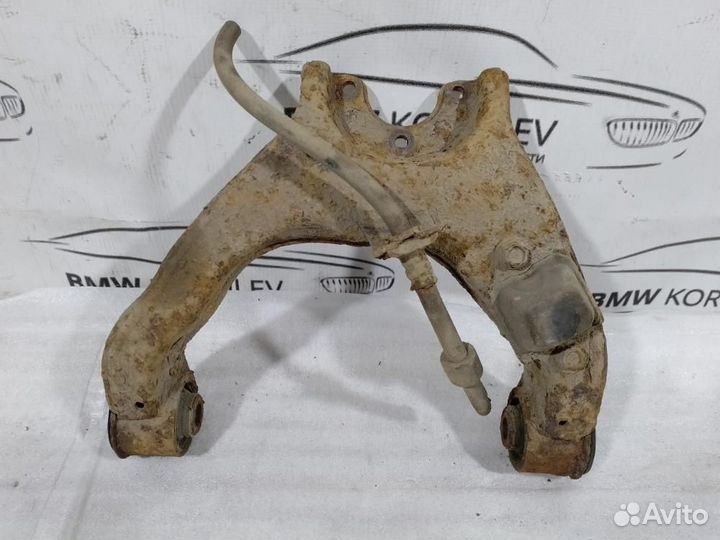 Рычаг передний верхний правый (2006) Mitsubishi L2