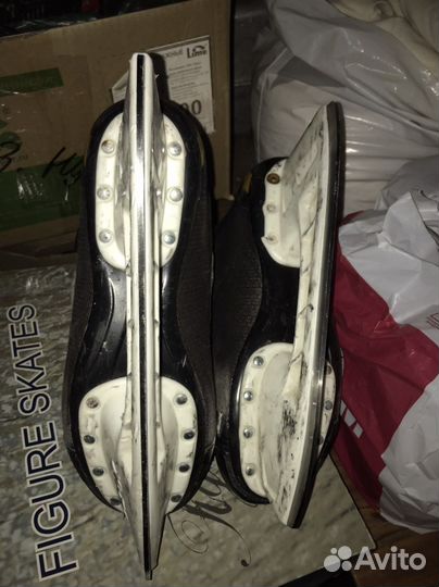 Коньки хоккейные