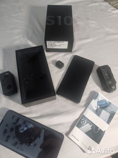 Samsung Galaxy S10, 8/128 ГБ