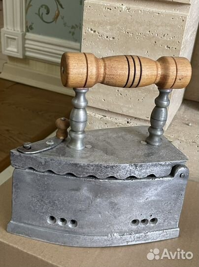 Старинный утюг