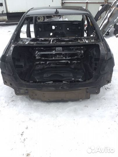 Задняя панель задний фартук Mercedes w212 w204