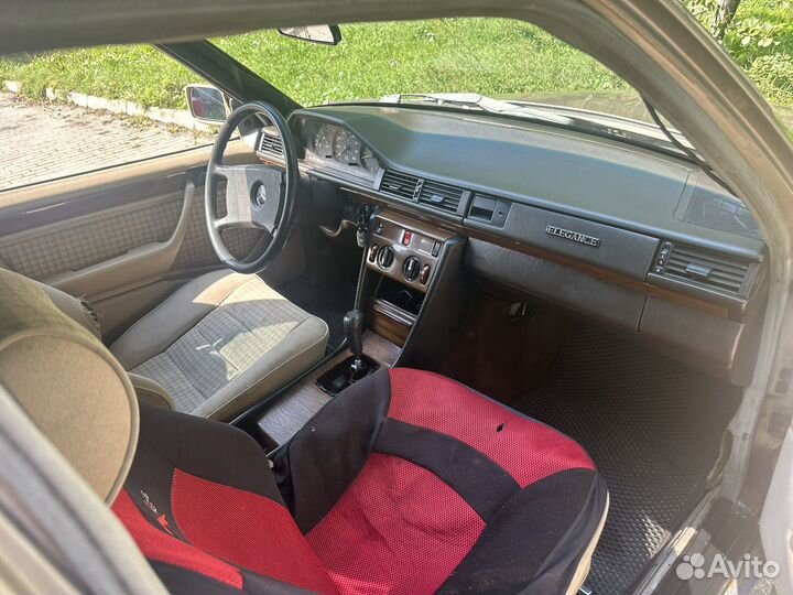 Mercedes-Benz W124, 1986