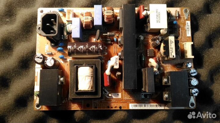 Samsung LE32C630K1W \ LT32E310EX \ UE40кu6400U раз