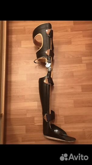 Ортез аппарат на правую ногу