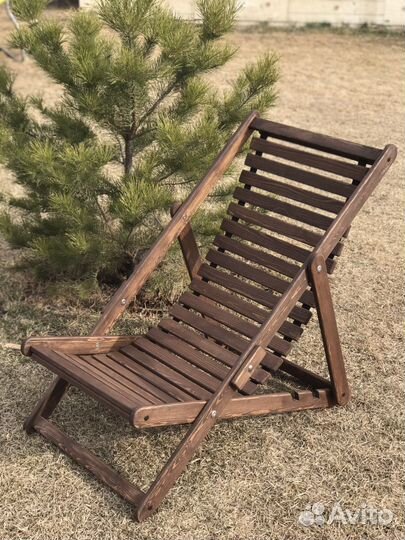 Шезлонг из дерева с анатомической спинкой