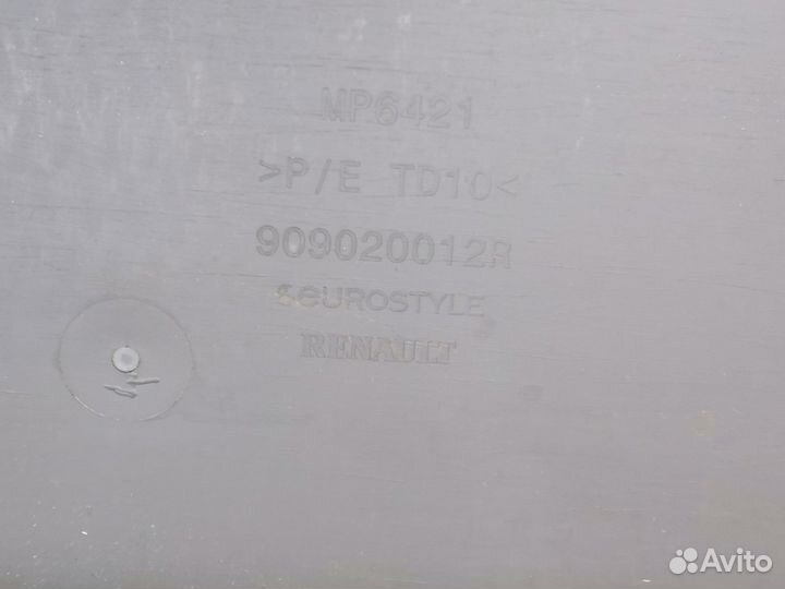 Обшивка крышки багажника Renault Megane III (2008—