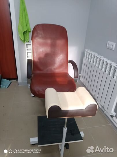 Стул для педикюра бу