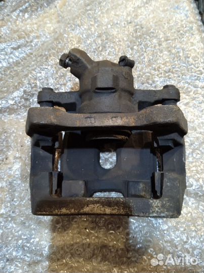 Суппорт тормозной задний левый Land Rover Range Ro