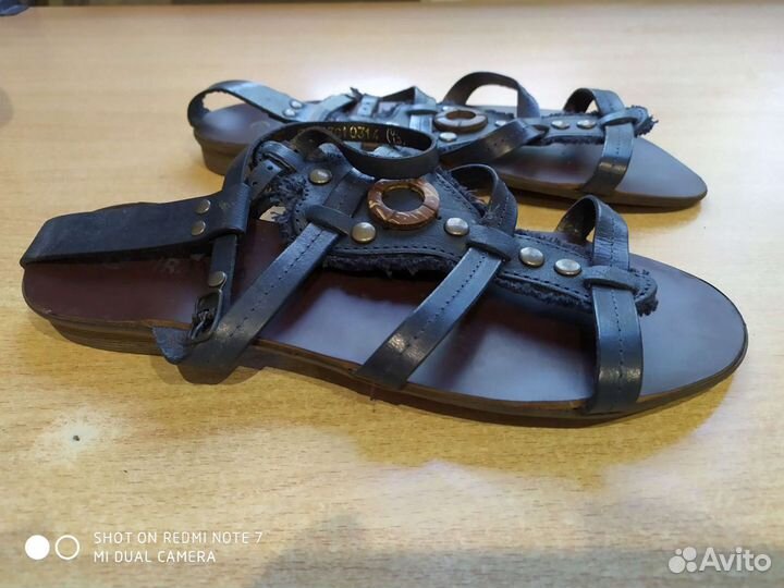 Сандалии