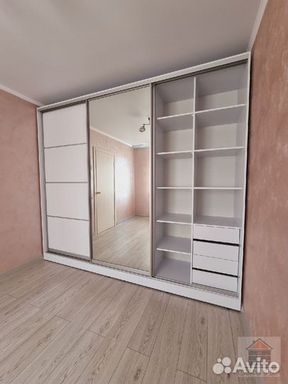 Распашной шкаф