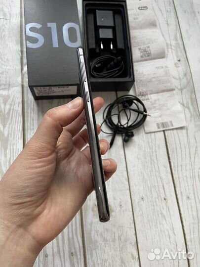 Samsung Galaxy S10, 8/128 ГБ