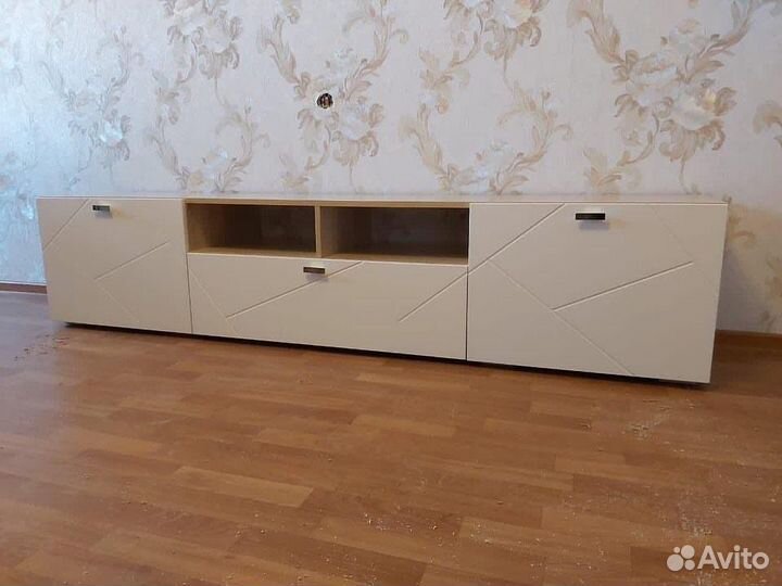 Тумба под Тв Скайлайн