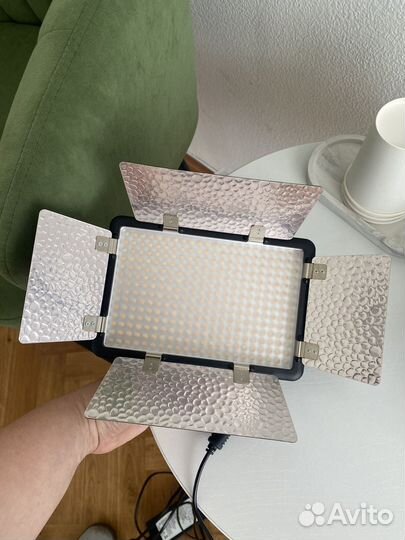 Видеосвет top light