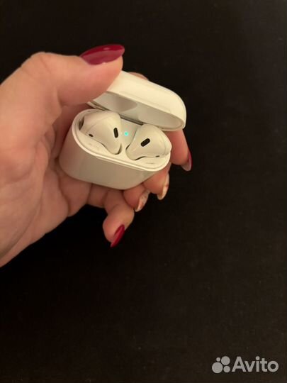 Беспроводные наушники apple airpods