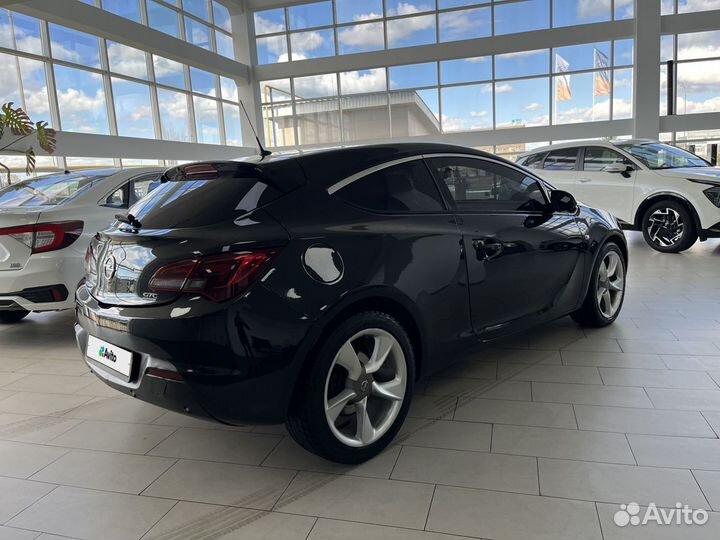 Opel Astra GTC, 2013