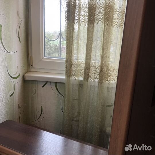 Трюмо с зеркало