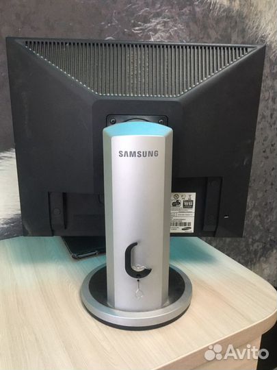 Монитор Samsung syncmaster 940N