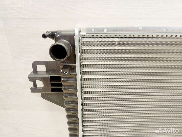 Радиатор охлаждения Jeep Liberty/Cherokee KJ/KK