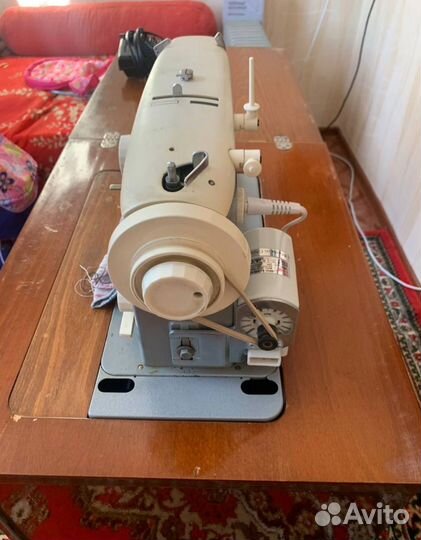 Швейная машина Veritas