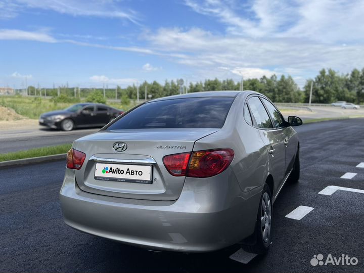 Hyundai Elantra 1.6 AT, 2010, 215 000 км