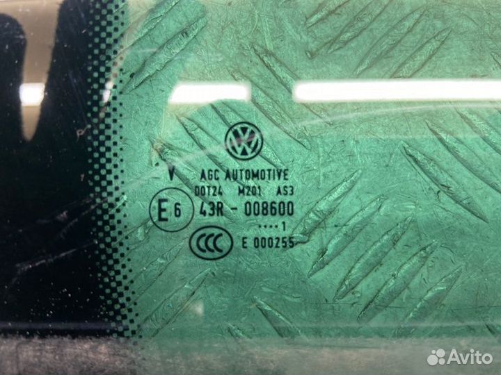 Стекло двери задней правой (форточка) Volkswagen