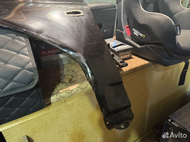 Крыло переднее левое priora космос