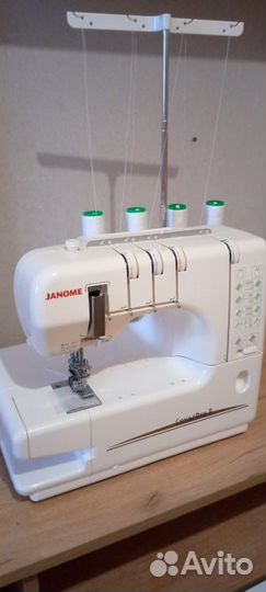 Швейная машина Janome